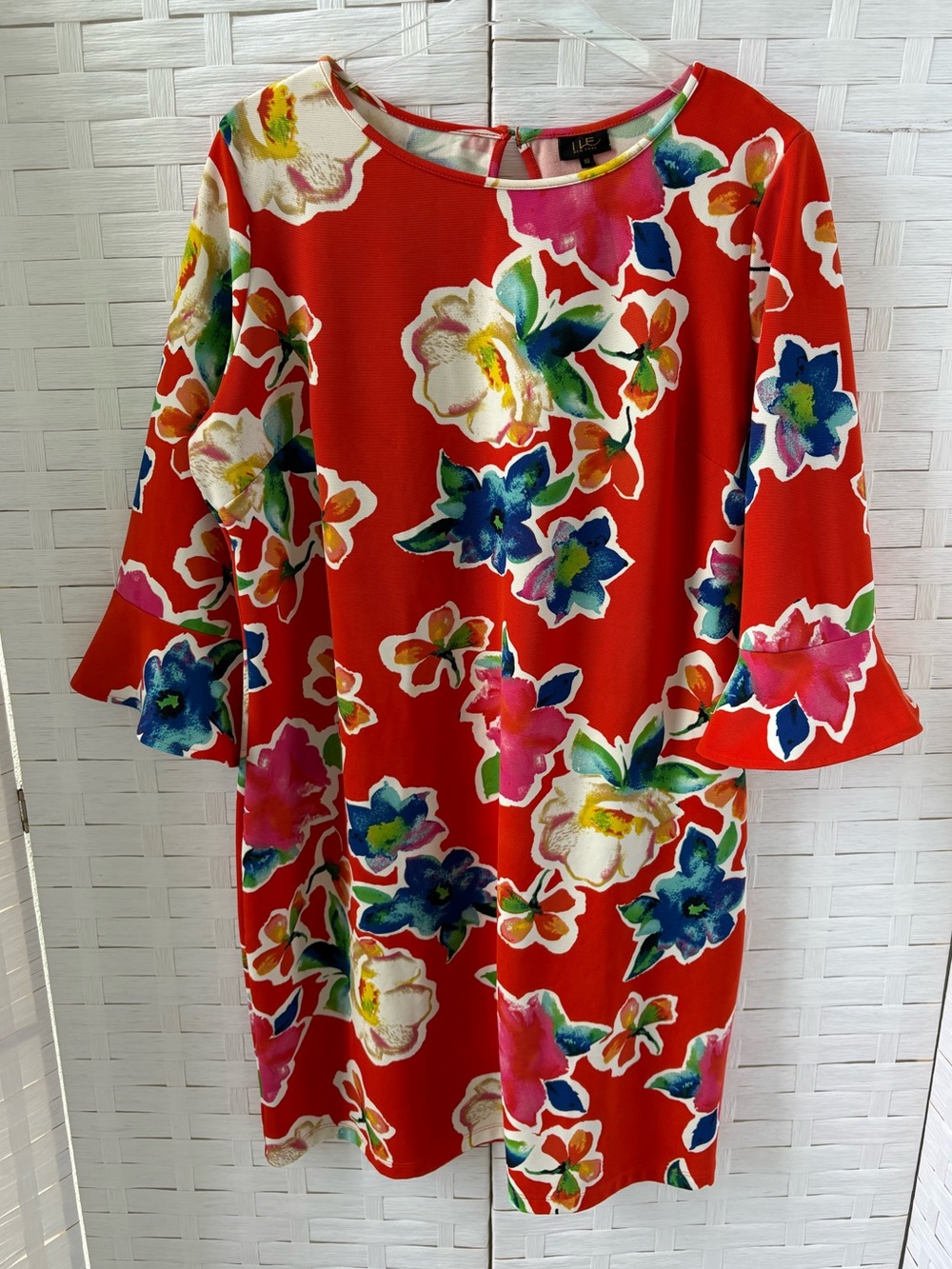 I LE New York Size 18 Red Floral Dress 3/4 Sleeves Keyhole Back Church Career
